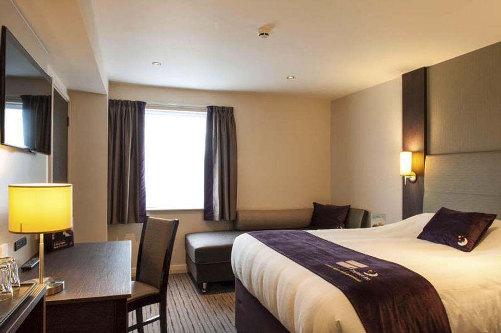 Premier Inn Uttoxeter Dış mekan fotoğraf